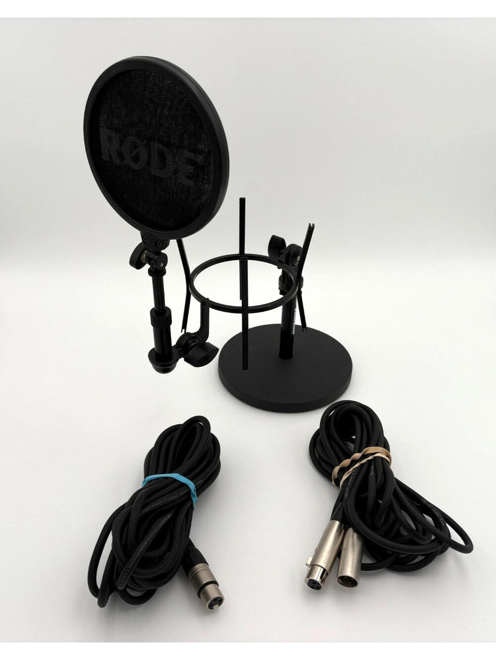 Rode SM6 shock mount with a detachable pop filter with XLR cables